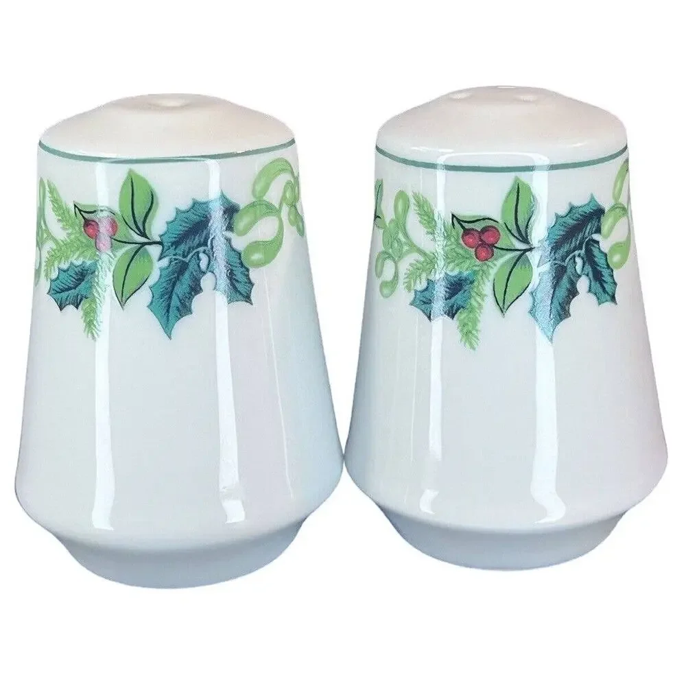 Cardinal Porcelain Holly Berries & Ivy Christmas Salt & Pepper Shakers Vintage